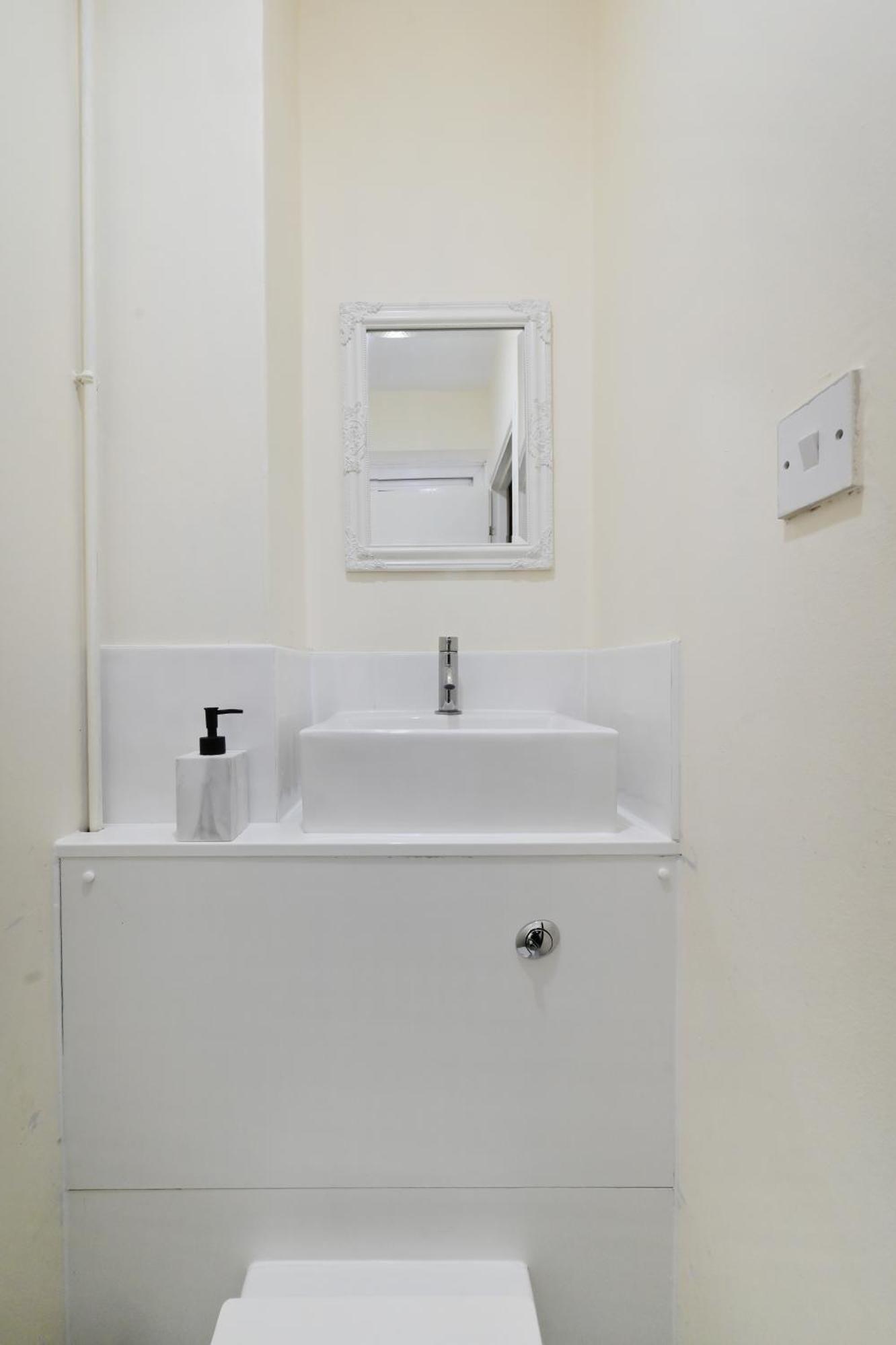 Spacious 5 Bedroom 3 Mins Walk From Mile End Apartamento *