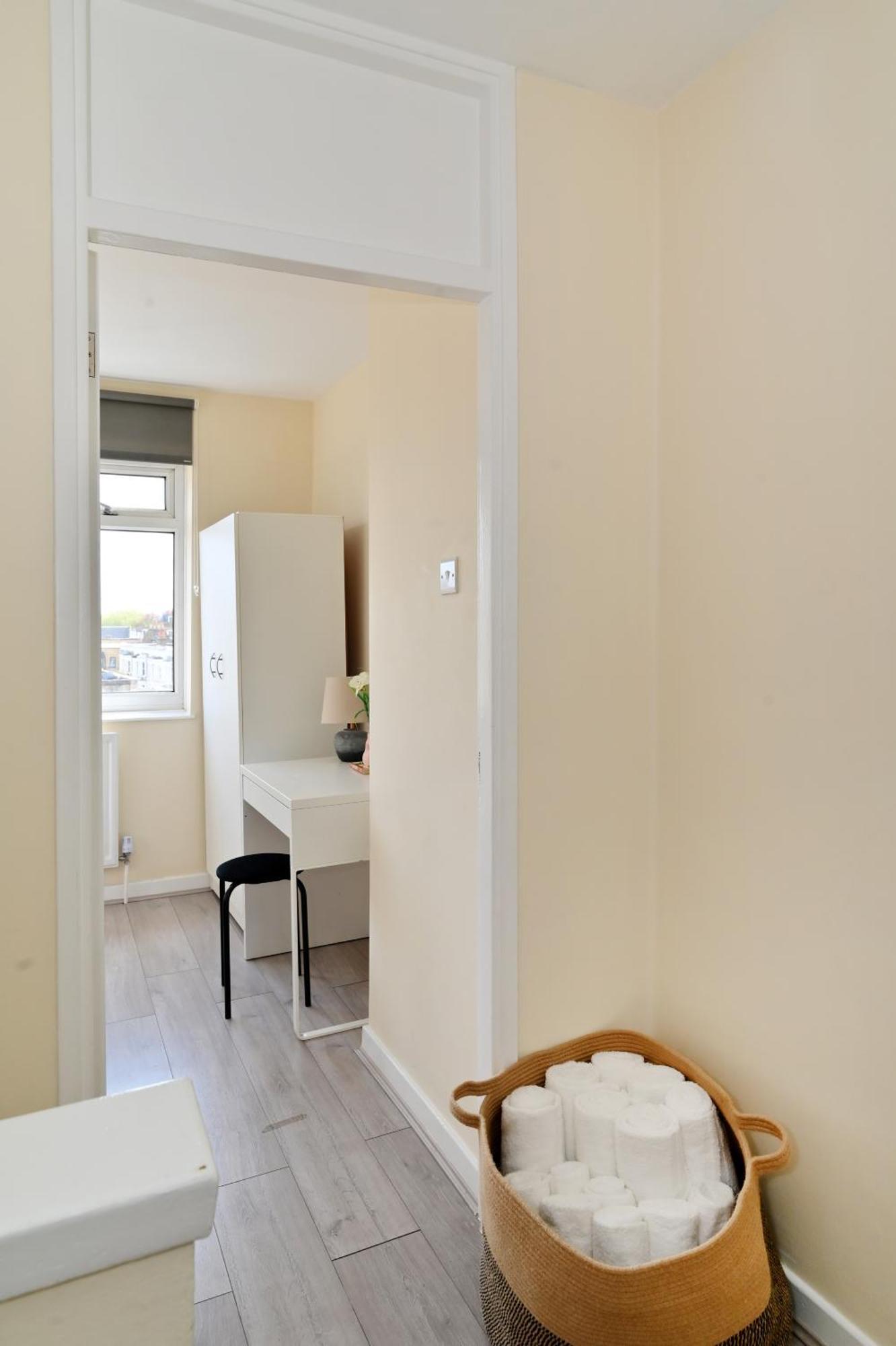 Spacious 5 Bedroom 3 Mins Walk From Mile End Apartamento *